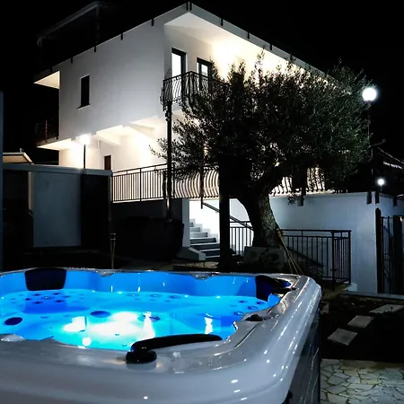 Trabia Casa Bianca A Villa