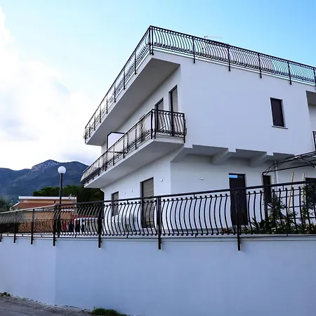 Trabia Casa Bianca A Villa Mandra Capreria